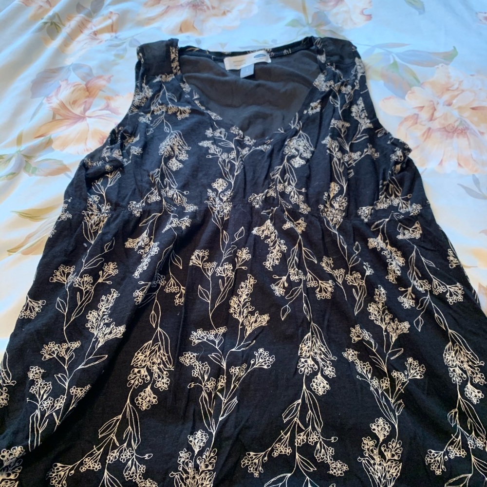 Old navy maternity top